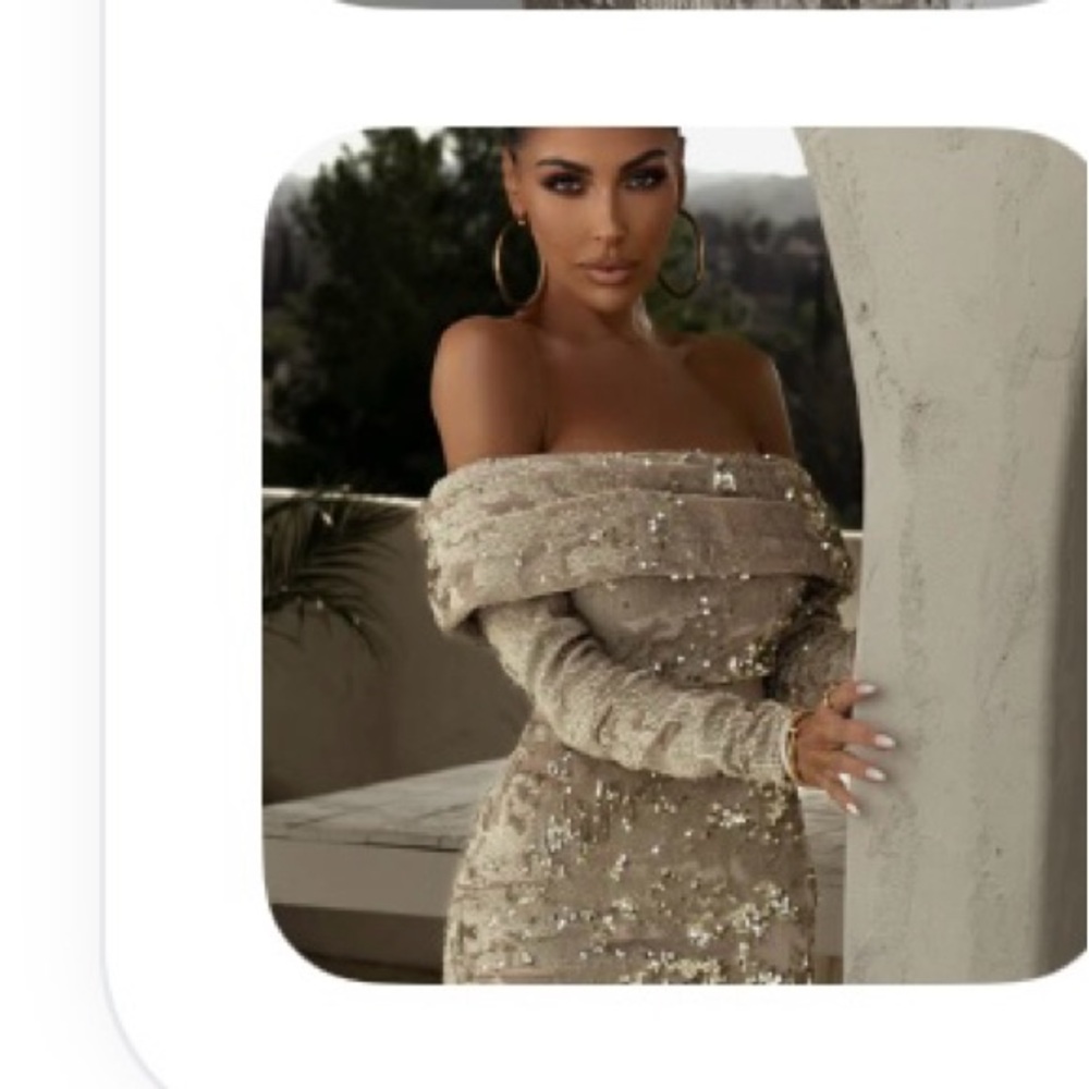 Two-peice bodysuit and skirt set. (L)

BRAND NEW WITH TAGS sold out